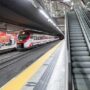 El Ministerio de Transporte del insultón Oscar Puente compra trenes para Cercanías de la Comunidad de Madrid tan largos que no caben en los andenes de las estaciones de la línea C-5